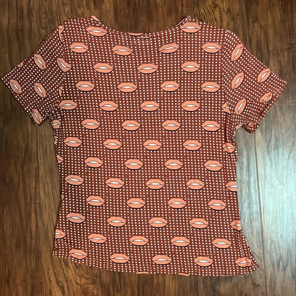 Eva Mendes Lip Print Short Sleeve Shirt - Picture 4 of 4